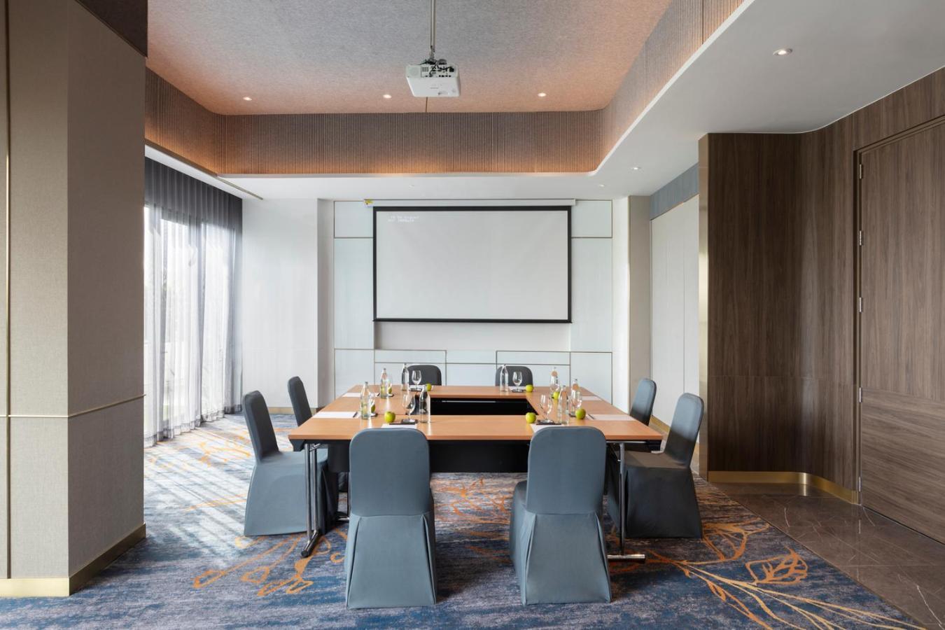 Oakwood Suites Tiwanon Bangkok Nonthaburi Exteriör bild